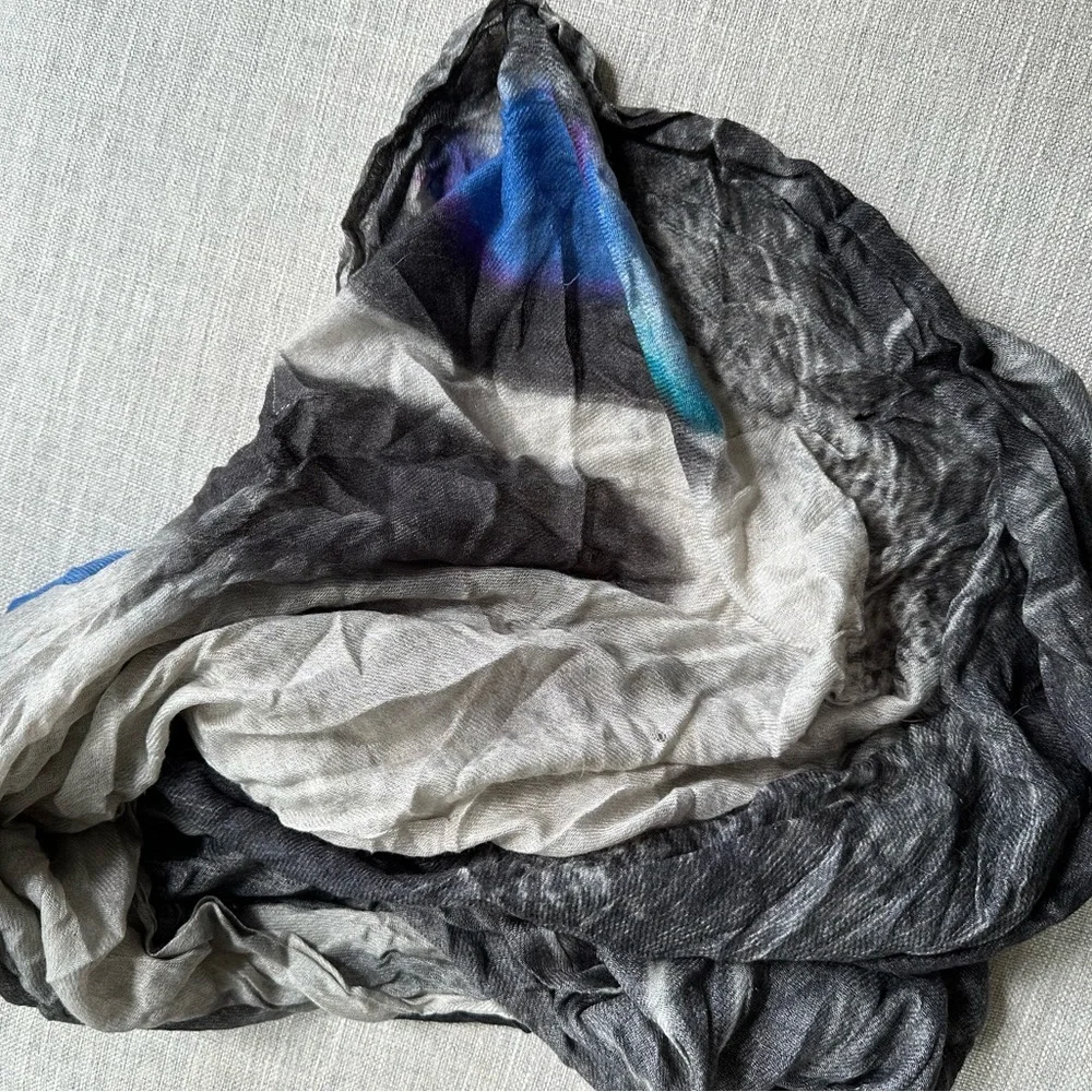 Tilo Scarf - Picture 4 of 6